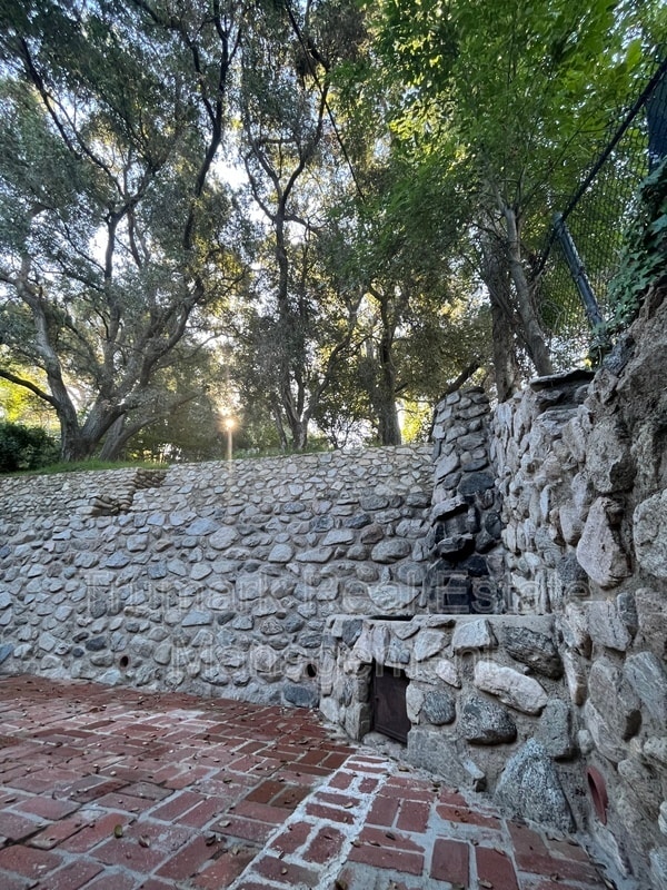 Building Photo - 3204 Vickers Dr