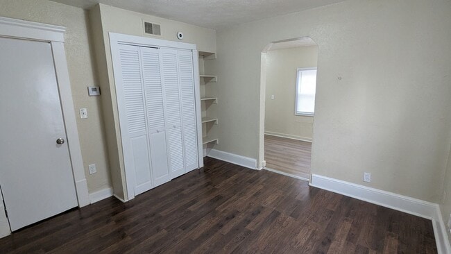 Building Photo - Newly renovated Akron apartment offering spacious rooms and a finished attic for flexible living ...