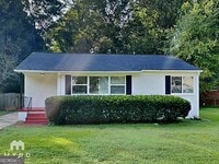 Building Photo - 742 Quaker St SW