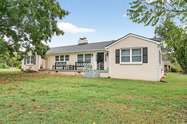 Building Photo - 147 Sunset Dr