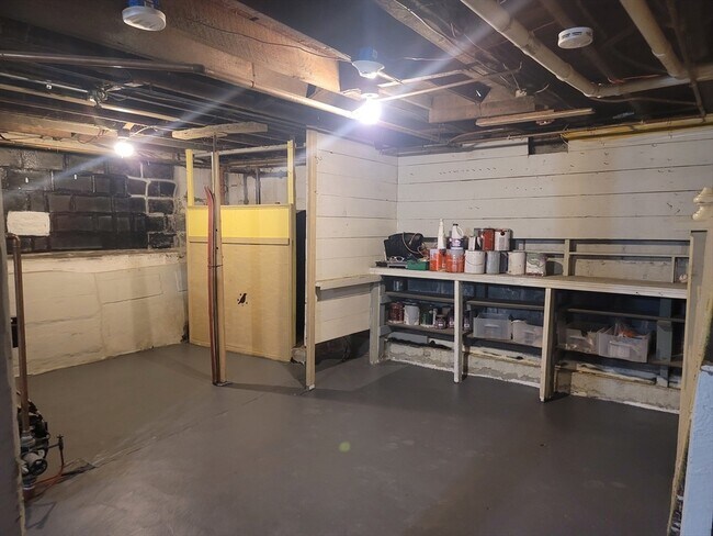 Building Photo - 45 Main St