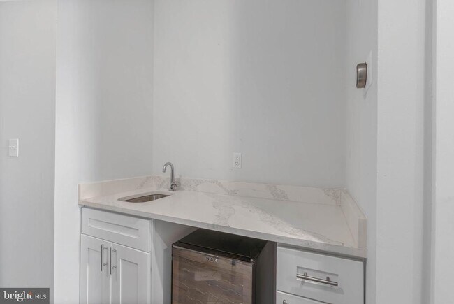 Building Photo - 1753 N Marshall St