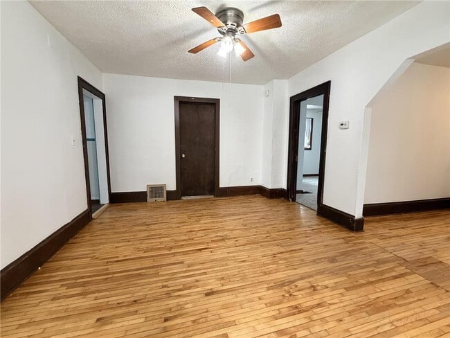 Building Photo - 1030 Reaney Ave E