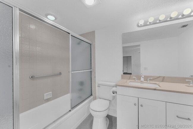 Building Photo - 3003 Portofino Isle