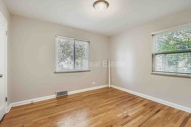 Building Photo - 3130 St Paul St