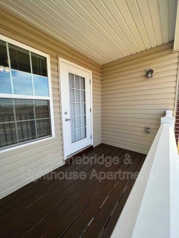 Building Photo - 1101 Stonebench Cir