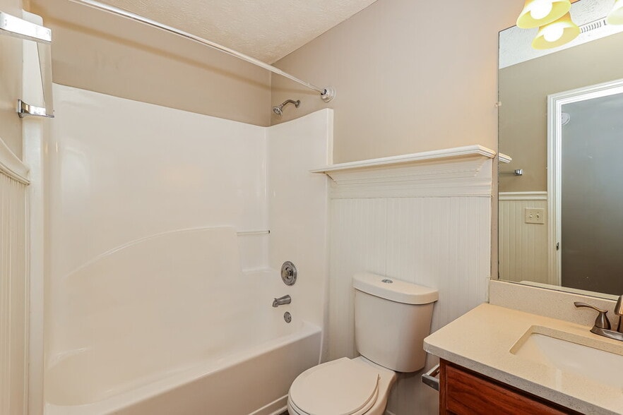 Building Photo - 4970 Promenade Dr SW