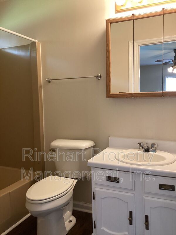 Building Photo - 760 Goudlock Rd