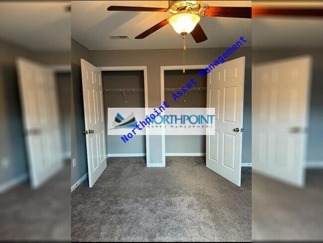 Building Photo - A beautiful 3 bed 2.5 bath home with a fen...