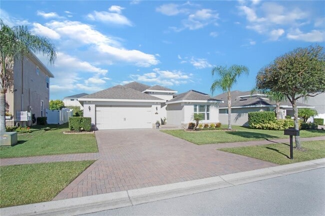 Building Photo - 2034 Honeybell Ave
