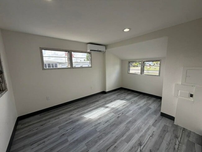 Building Photo - North Fort Myers Unit