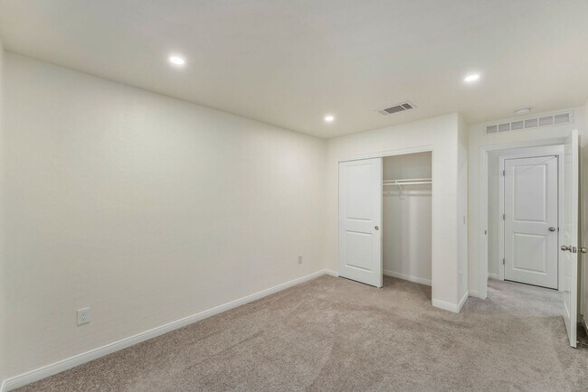 Building Photo - 6844 Toros St