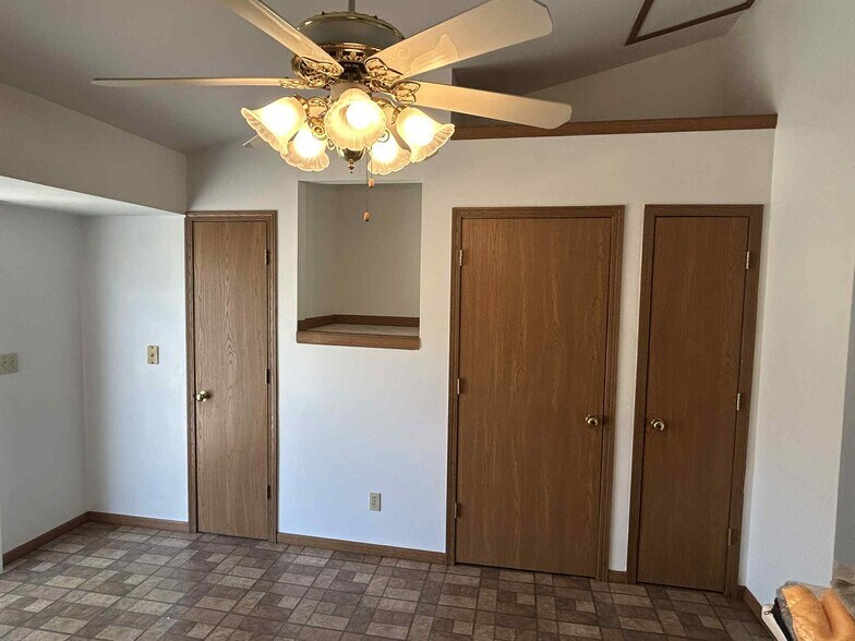 Building Photo - 432 Omar Ct