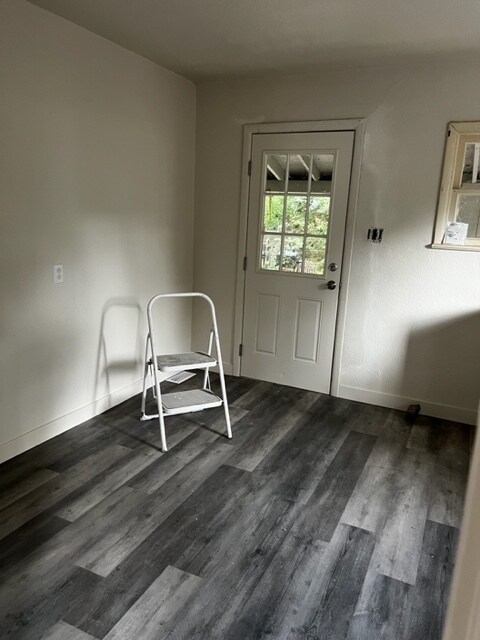 Building Photo - 1075 Rural Ave SE