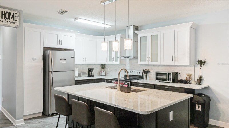 Building Photo - 2344 28th Ave E