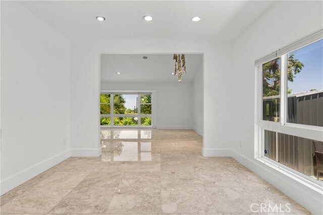 Building Photo - 16544 Park Ln Dr