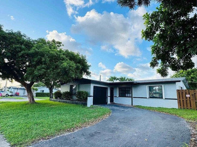 Building Photo - 9171 NW 26th St