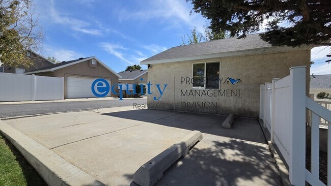 Building Photo - 11851 Poultry Dr