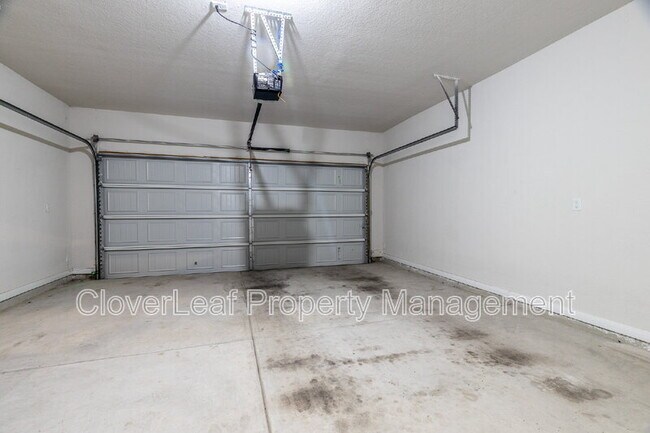 Building Photo - 405 Sika Way
