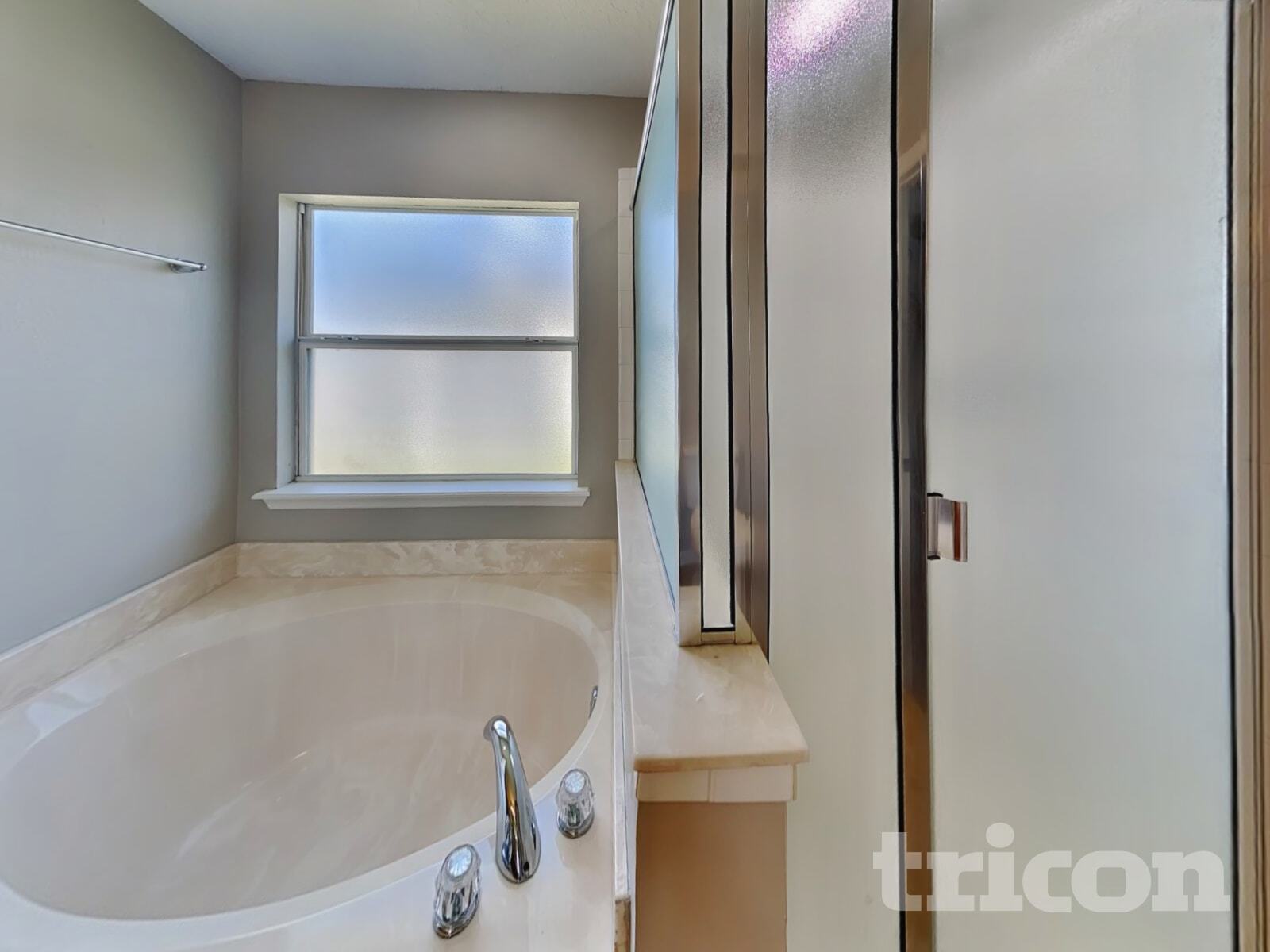 Building Photo - 11238 Justin Oaks Dr N