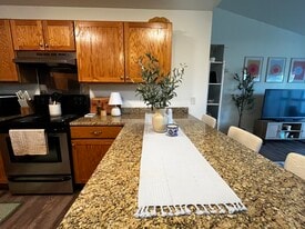 Building Photo - Valley View Luxury Apartments