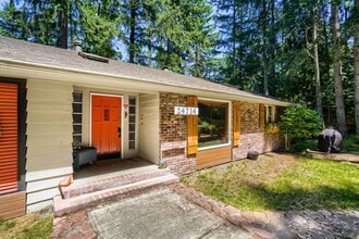 Building Photo - 3bd/1.75ba Issaquah Home