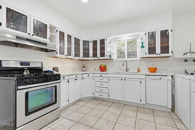 Building Photo - 1608 N Grand Oaks Ave