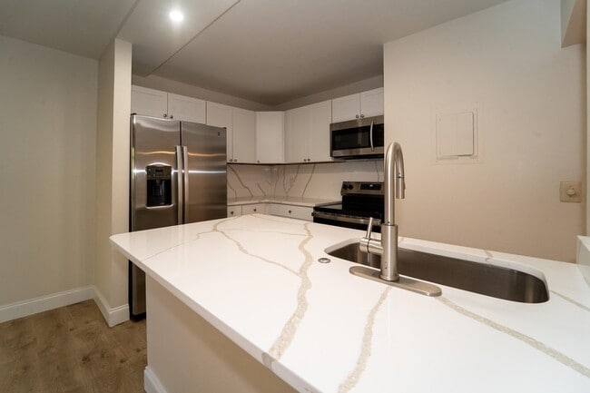 Building Photo - 21 Cristina Ct