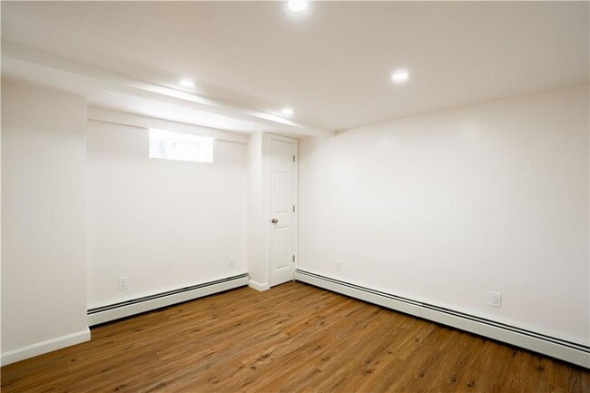 Building Photo - 10 S Locust Ave