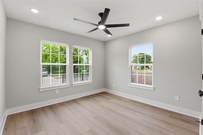 Building Photo - 4610 Providence St