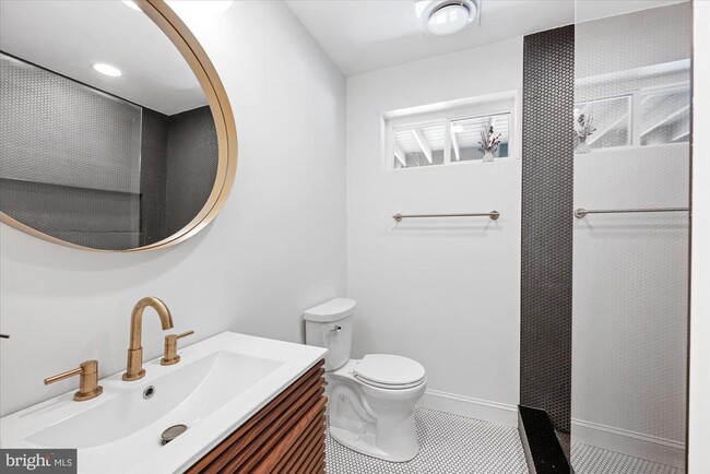 Building Photo - 167 Wesmond Dr