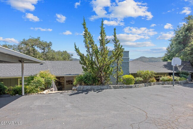 Building Photo - 498 Lake Sherwood Dr