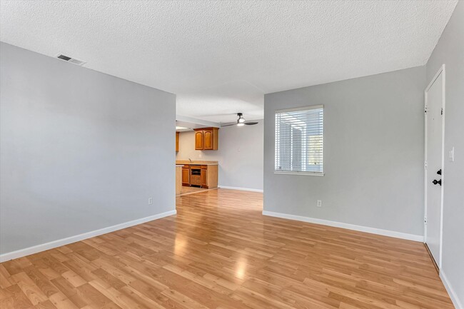 Building Photo - 3145 Shofner Pl