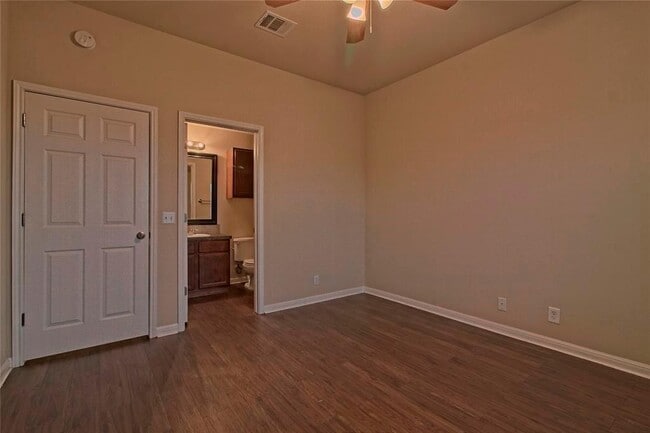Building Photo - 1002 Drover's Cove