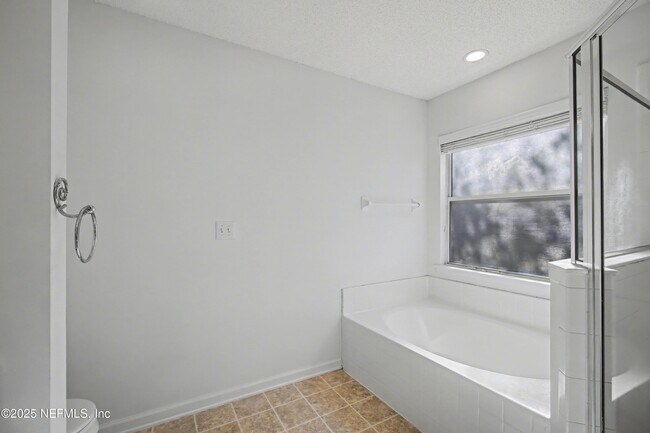 Building Photo - 1290 Ardmore St