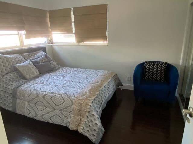 Building Photo - 1029 SE 14th St