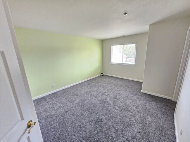 Building Photo - 795 Avante Pl