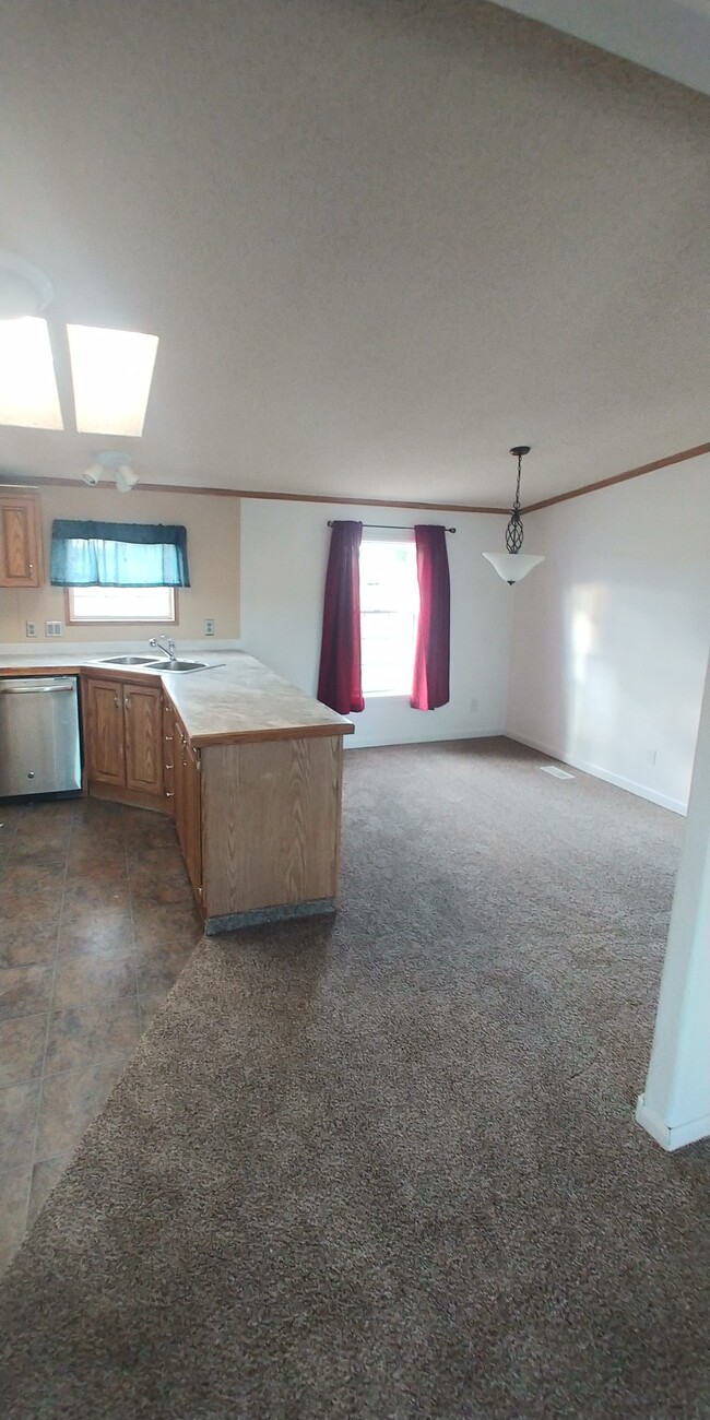Building Photo - 333 Longbow Dr E