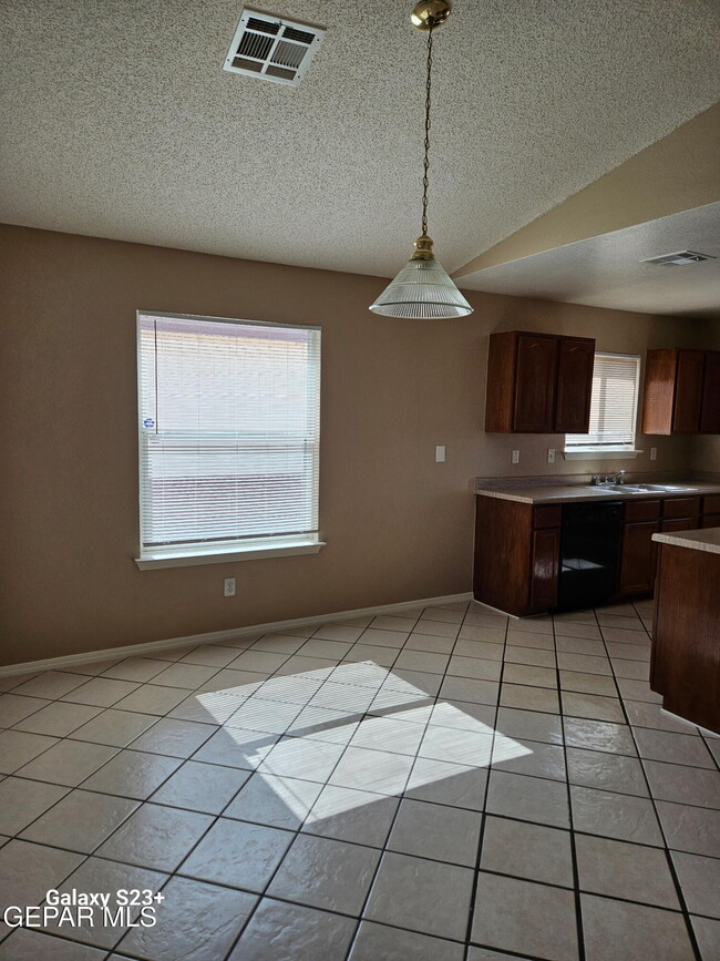 Building Photo - 12345 Tierra Plata Dr