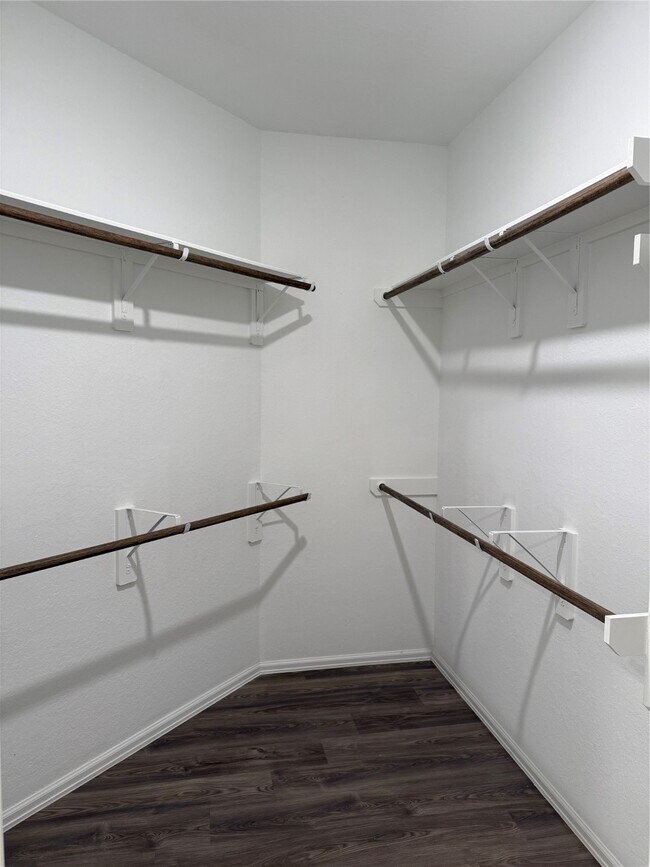 Building Photo - 7525 Angels Lndg Ln