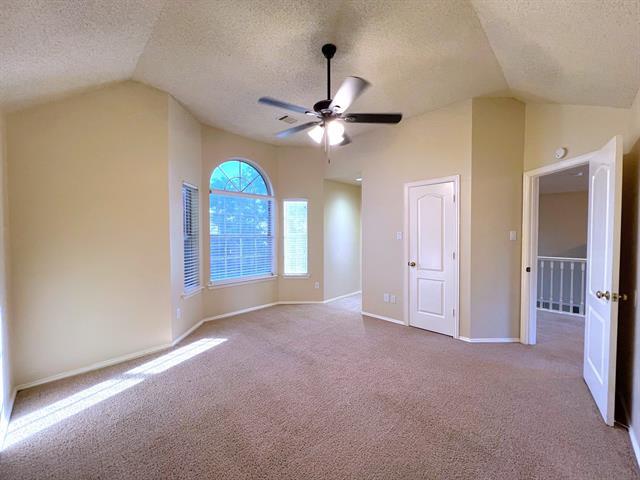 Building Photo - 705 Pine Lakes Dr