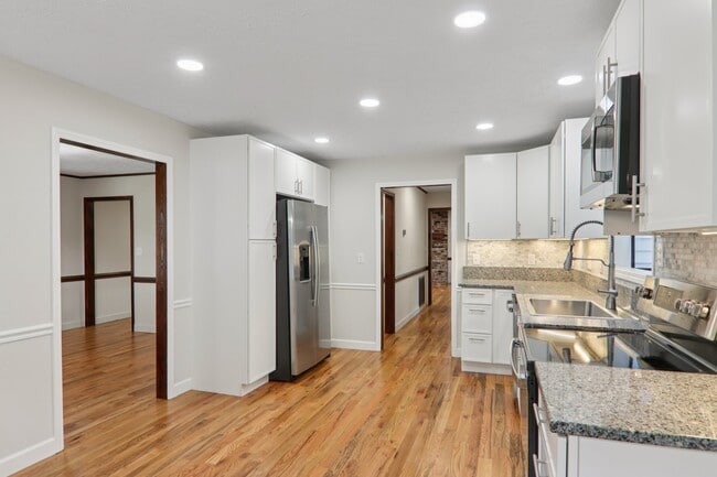 Building Photo - 5 Timothy Ln