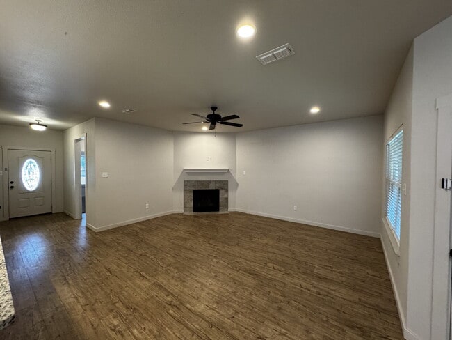 Building Photo - Beautiful Home Located Near Texas Tech Campus & Medical District!