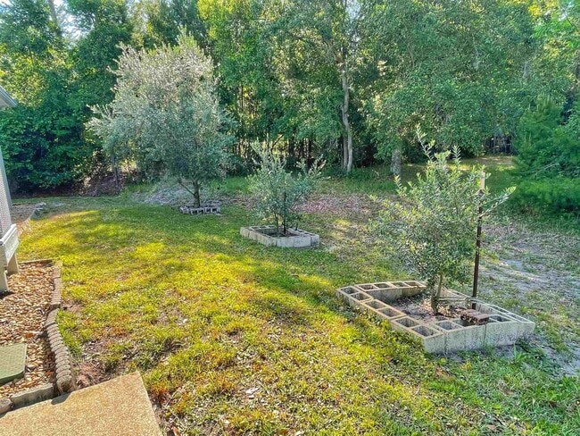 Building Photo - 932 Delcie Dr