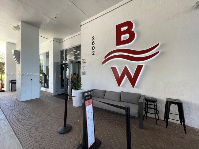 Building Photo - 2600 E Hallandale Beach Blvd