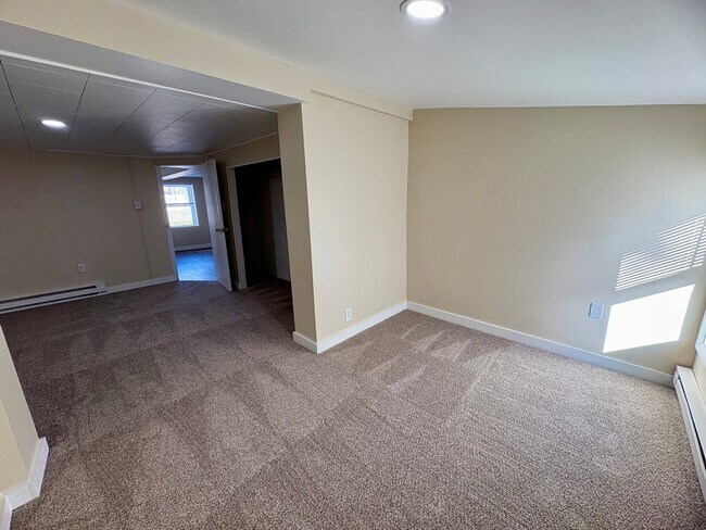 Building Photo - 165 N Hanover St