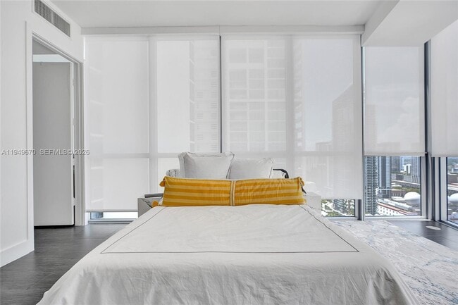 Building Photo - 1100 Biscayne Blvd