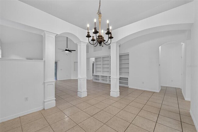Building Photo - 914 SW 83rd Terrace