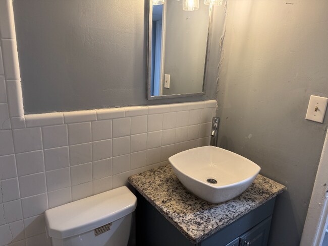 Building Photo - 575 Springwood Dr