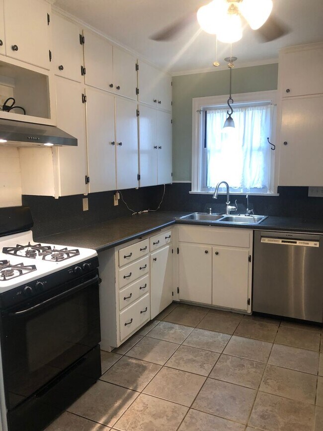 Building Photo - Super Cute Bivins Home For Rent! 2 Bedroom, 1 Bathroom, 1 Car Garage, Great Yard!